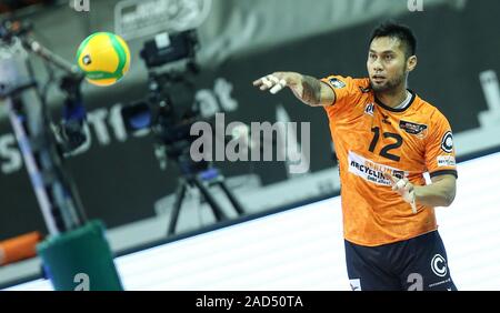 Berlin, Germany. 03rd Dec, 2019. Volleyball, Men: Champions League, Berlin Volleys - ACH Volley Ljubljana, 4th round, Group B, 1st matchday, Max-Schmeling-Halle. Berlin's Samuel Tuia accepts the ball. Credit: Andreas Gora/dpa/Alamy Live News Stock Photo