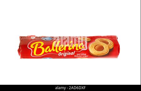 brud navigation Mold Stockholm, Sweden - November 26, 2019: A pakage of Goteborgs Kex Ballerina.  Swedish biscuits with a nougat filling on white background Stock Photo -  Alamy