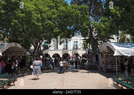 Stalls at the street festival in the Plaza de la Independencia the Mérida en Domingo Merida on Sund Stock Photo