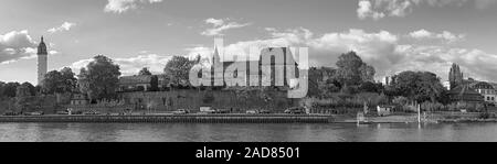 black and white panoramic view across the main river to the historic old town of frankfurt hoechst, Stock Photo