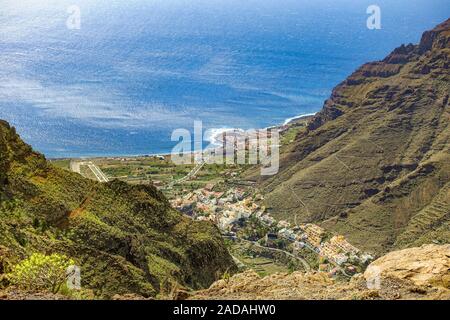 Beautiful view from the hiking trail to the bay of Valle Gran Rey, La Gomera, Spain Stock Photo