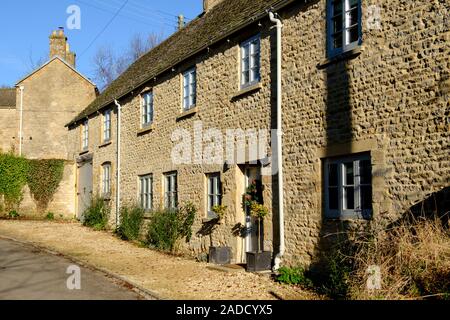 Winter in Maugersbury,  a small cotswold Village near Stow-on-the-Wold. Cotswold Stone Cottages Stock Photo