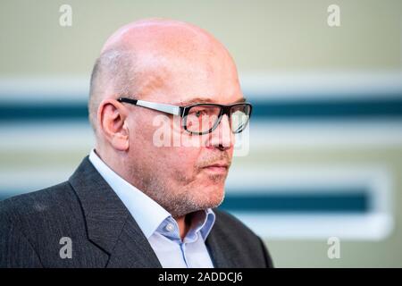 Detmold, Germany. 04th Dec, 2019. The defendant Rolf Herbrechtsmeier gives an interview. The public prosecutor's office in Detmold accuses the 'driving licence king' of 505 cases of fraud, which are said to have led to a total loss of almost 650,000 euros. Together with his wife he is said to have committed another 158 similar acts. Credit: David Inderlied/dpa/Alamy Live News Stock Photo