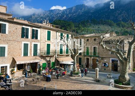 Placa d'Espanya, village square in the mountain village Fornalutx, Serra de Tramuntana, Mallorca, Balearic islands, Spain Stock Photo