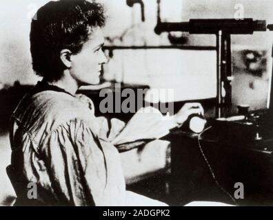 Marie Curie. Portrait of Polish-French physicist Marie Curie (1867-1934), measuring radioactivity in her laboratory during the period 1897-1899. Curie Stock Photo