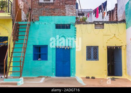 Colorful little houses in the center of Orchha, India Stock Photo