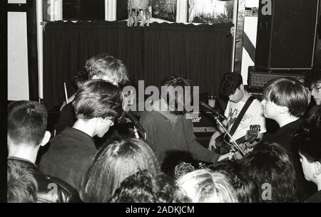 Indie band Ride are lost in the crowd at the Wheatsheaf, Dunstable, UK, 29/01/90. Stock Photo