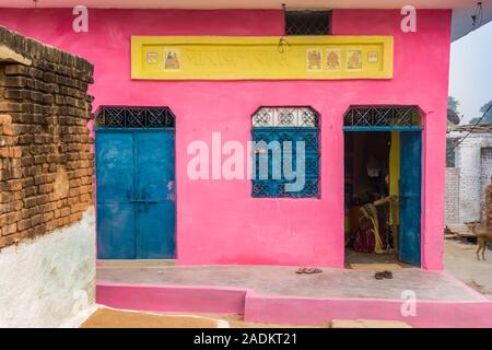 Colorful little houses in the center of Orchha, India Stock Photo