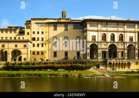 View of Arno River waterfront (Lungarno) with the Vasarian Corridor and the Uffizi Gallery in the centre of Florence, Unesco W.H. Site, Tuscany, Italy Stock Photo