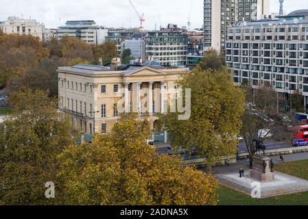 Apsley House, former home of the first Duke of Wellington and now run by English Heritage as a museum, stands at Hyde Park Corner, London, England, UK Stock Photo