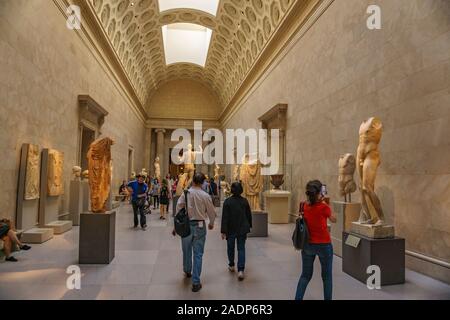 Tourists and citizens visit the Metropolitan Museum of Art in New York City Stock Photo