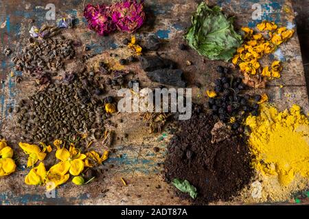 Ethiopia, Amhara Region, Bahir Dar, Lake Tana, Zege Peninsula, tourist souvenir stall, natural pigments used by artist to paint tourist souvenir pictu Stock Photo