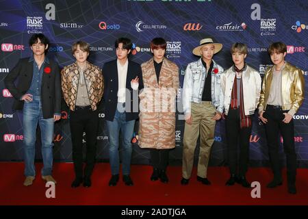 Nagoya, Japan. 4th December, 2019. Members of South Korean K-Pop