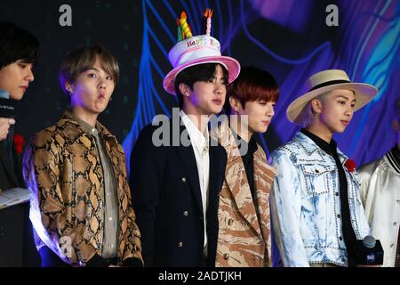 Nagoya, Japan. 4th December, 2019. Members of South Korean K-Pop