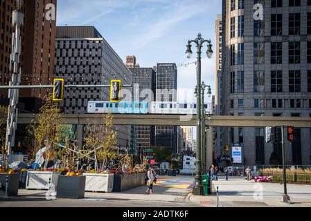 View of the Financial District and elevated People Mover streetcar from the Philip A. Hart Plaza, Detroit, Michigan, USA Stock Photo