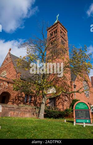 First Congregational Church of Detroit, a 19th century church built in a blend of the Romanesque and Byzantine styles, in red limestone, Woodward Aven Stock Photo