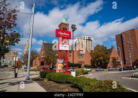 First Congregational Church of Detroit, a 19th century church built in a blend of the Romanesque and Byzantine styles, in red limestone, Woodward Aven Stock Photo