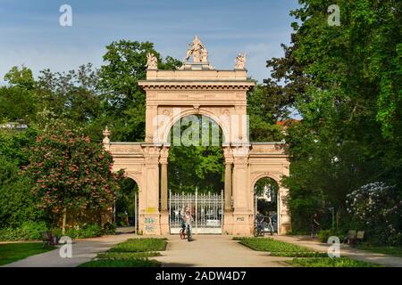 Eingangstor, Brunnen, Bürgerpark, Pankow, Berlin, Deutschland Stock Photo