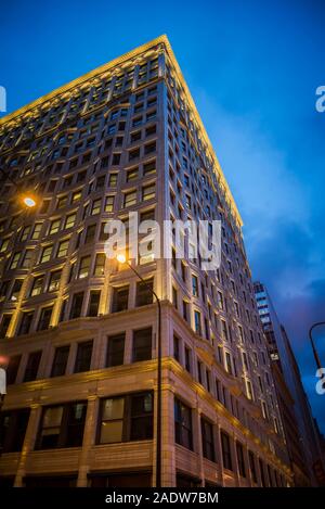 Railway Exchange Building, also known as Santa Fe Building, is a 17-story office building in the Historic Michigan Boulevard District of the Loop comm Stock Photo