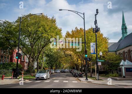 Affluent West Fullerton avenue, Lincoln Park neighborhood, North Side, Chicago, Illinois, USA Stock Photo