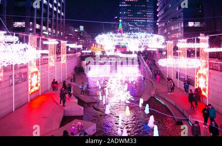 DEC 15, 2016 Seoul, South Korea - Christmas illuminated Light Festival at Cheonggyecheon canal with many tourist in Seoul Stock Photo