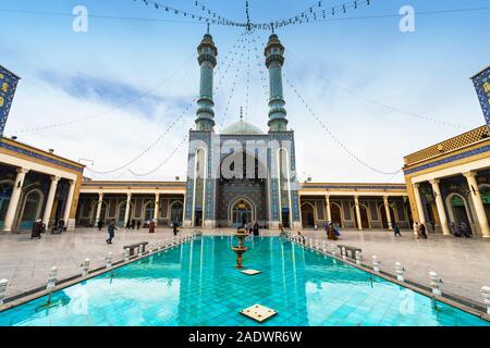 Azam Mosque, Shrine of Fatima al-masumeh sister of eight Imam Reza and daughter of the seventh Imam Musa al-Kadhim, Qom, Iran Stock Photo