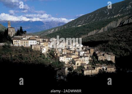 Anversa degli Abruzzi (L'Aquila, Italy) - Landscape Stock Photo - Alamy