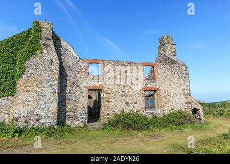 The ruins of the Old Farm used as hostel accomodation on Skomer Island on the Pembrokeshire coast, west Wales Stock Photo