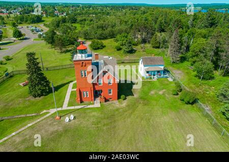 The Two Harbors Light Station is the oldest operating lighthouse in the US state of Minnesota. Overlooking Lake Superior's Agate Bay, the Light Statio Stock Photo