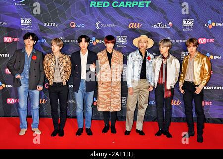 K pop bts 2019 hi-res stock photography and images - Alamy
