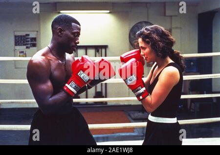 MONEY TRAIN WESLEY SNIPES, JENNIFER LOPEZ Date: 1995 Stock Photo - Alamy