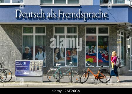 Werbung, Deutschunterricht, Invalidenstraße, Mitte, Berlin, Deutschland Stock Photo