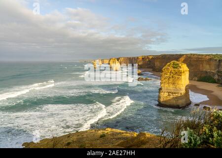 The Twelve Apostles are limestone rocks up to 60 metres high, standing in the sea. They are located between Princetown and Port Campbell in the Coasta Stock Photo