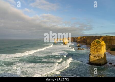 The Twelve Apostles are limestone rocks up to 60 metres high, standing in the sea. They are located between Princetown and Port Campbell in the Coasta Stock Photo