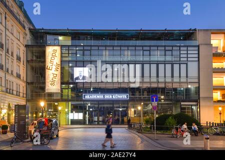 Akademie der Künste, Pariser Platz, Mitte, Berlin, Deutschland Stock Photo