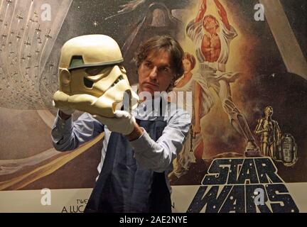 https://l450v.alamy.com/450v/2ae2nye/sothebys-gallery-assistant-matthew-floris-inspects-a-prototype-imperial-stormtropper-helmet-from-1976-ahead-of-the-star-wars-collectibles-online-only-sale-at-the-london-auction-house-where-it-is-expected-to-sell-for-between-30000-and-60000-2ae2nye.jpg