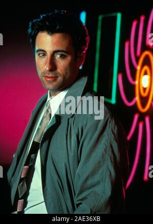 ANDY GARCIA in BLACK RAIN (1989), directed by RIDLEY SCOTT. Credit: PARAMOUNT PICTURES / Album Stock Photo