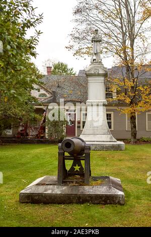 Woodstock, Vermont - September 30th, 2019:  Revolutionary War monument at Tribou Park in the historic New England town of Woodstock. Stock Photo