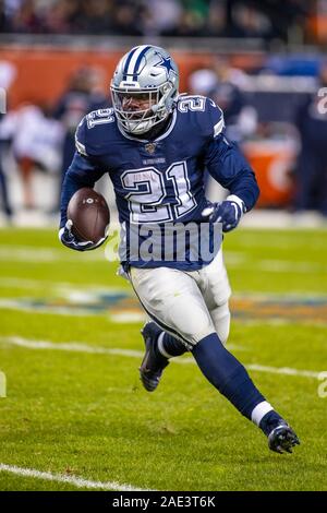 Chicago, Illinois, USA. 05th Dec, 2019. - Cowboys #77 Tyron Smith takes a  break during the NFL Game between the Dallas Cowboys and Chicago Bears at  Soldier Field in Chicago, IL. Photographer: