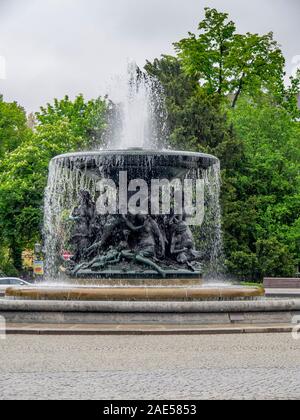 Stille Wasser, Still Water bronze sculpture and fountain by Robert Diez sculptor in Albertplatz Innere Neustadt Dresden Saxony Germany. Stock Photo