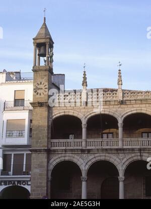 AYUNTAMIENTO DE PLASENCIA RECONSTRUCCION NEOHISTORICISTA DE 1966 DEL EDIFICIO RENACENTISTA PROYECTADO POR JUAN DE ALAVA EN 1523. Author: GONZALEZ VALCARCEL JOSE MANUEL. Location: AYUNTAMIENTO. Plasencia. CACERES. SPAIN. Stock Photo