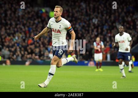 London, UK. 07th Dec, 2019. Harry Kane of Tottenham Hotspur celebrates scoring his team's first goal. EPL Premier League match, Tottenham Hotspur v Burnley at the Tottenham Hotspur Stadium in London on Saturday 7th December 2019. this image may only be used for Editorial purposes. Editorial use only, license required for commercial use. No use in betting, games or a single club/league/player publications . pic by Steffan Bowen/Andrew Orchard sports photography/Alamy Live news Credit: Andrew Orchard sports photography/Alamy Live News