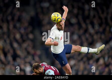 London, UK. 7th December 2019. Harry Kane of Tottenham Hotspur during the Tottenham Hotspur vs Burnley Premier League Football match at the Tottenham Hotspur Stadium on 7th December 2019-EDITORIAL USE ONLY No use with unauthorised audio, video, data, fixture lists (outside the EU), club/league logos or 'live' services. Online in-match use limited to 45 images (+15 in extra time). No use to emulate moving images. No use in betting, games or single club/league/player publications/services- Credit: Martin Dalton/Alamy Live News Stock Photo
