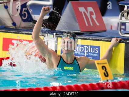 Netherlands' Kira Toussaint celebrates winning gold in the Women's 50m Backstroke Final during day four of the European Short Course Swimming Championships at Tollcross International Swimming Centre, Glasgow. Stock Photo