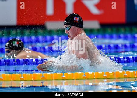 GLASGOW, UNITED KINGDOM. 07th Dec, 2019. Ross Murdoch (GBR) competes in MenÕs 100M Breaststroke Final during day 4 of the  LEN European Short Course Swimming Championships 2019 at Tollcross International Swimming Centre on Saturday, 07 December 2019. GLASGOW SCOTLAND. Credit: Taka G Wu/Alamy Live News Stock Photo