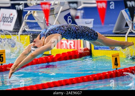 GLASGOW, UNITED KINGDOM. 07th Dec, 2019. Kira Toussaint (NED) competes in WomenÕs 50M Backstroke Final during day 4 of the  LEN European Short Course Swimming Championships 2019 at Tollcross International Swimming Centre on Saturday, 07 December 2019. GLASGOW SCOTLAND. Credit: Taka G Wu/Alamy Live News Stock Photo