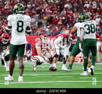 Arlington, Texas, USA. 7th Dec, 2019. Oklahoma Sooner offensive lineman Creed Humphrey (56) during the Big 12 Championship NCAA Football game between the Baylor Bears and the University of Oklahoma Sooners at AT&T Stadium in Arlington, Texas. Tom Sooter/CSM/Alamy Live News Stock Photo