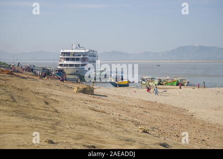 BAGAN, MYANMAR - DECEMBER 23, 2016: Sunny morning on the banks of the Irrawaddy River Stock Photo