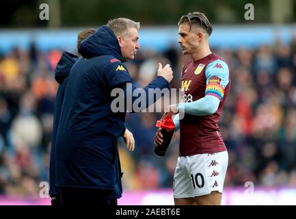 Aston Villa's manager Dean Smith gives instructions to Jack Grealish during the Premier League match at Villa Park, Birmingham. Stock Photo