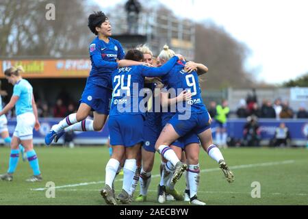 Kingston, UK. 17th Nov, 2019. The Chelsea squad celebrate the winning goal during the Barclays FA Women's Super League match between Chelsea and Manchester City at the Cherry Red Records Stadium, Kingston on Sunday 8th December 2019. (Credit: Jacques Feeney | MI News) Photograph may only be used for newspaper and/or magazine editorial purposes, license required for commercial use Credit: MI News & Sport /Alamy Live News Stock Photo